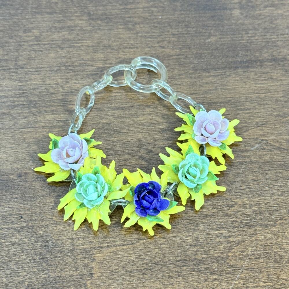 Vintage 1960s Lucite Plastic Floral Bracelet Yellow Daisy Rose Charm Bracelet
